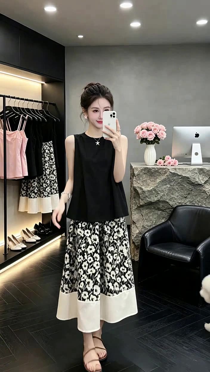 即梦视频新作：模特对镜自拍 | 动态展示服装效果分析