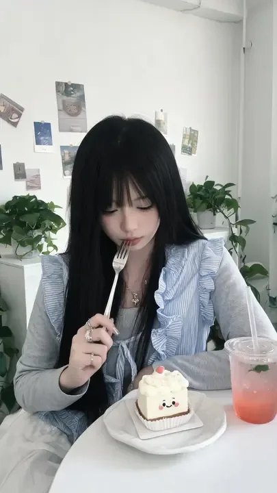 即梦作品拆解 | 可爱甜点与情绪感人像的韩系日常