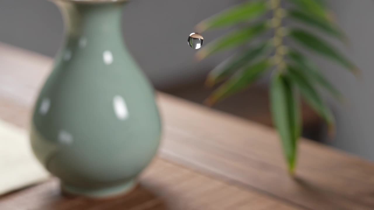 可灵这滴水入墨，是情绪流动的镜头语言｜细品慢镜头下的东方韵味